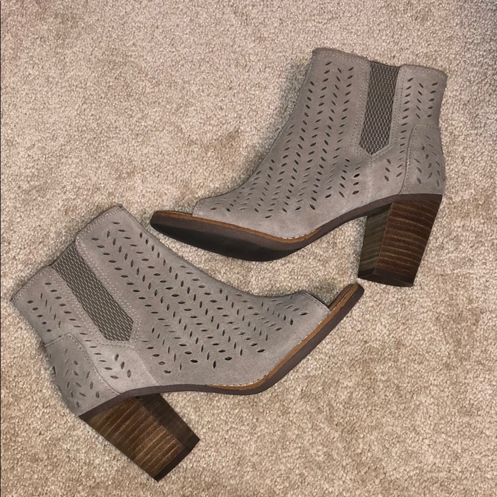 TOM’s heel